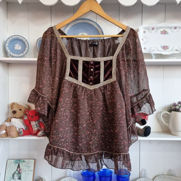 케이프 망또형 쉬폰 플라워 블라우스