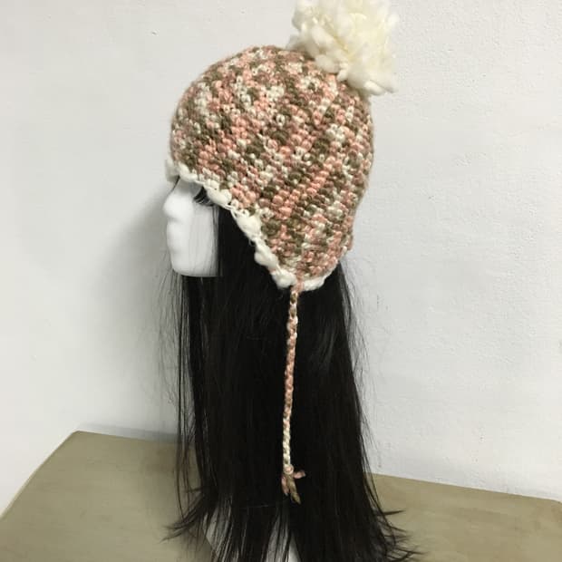  pom knit beanie