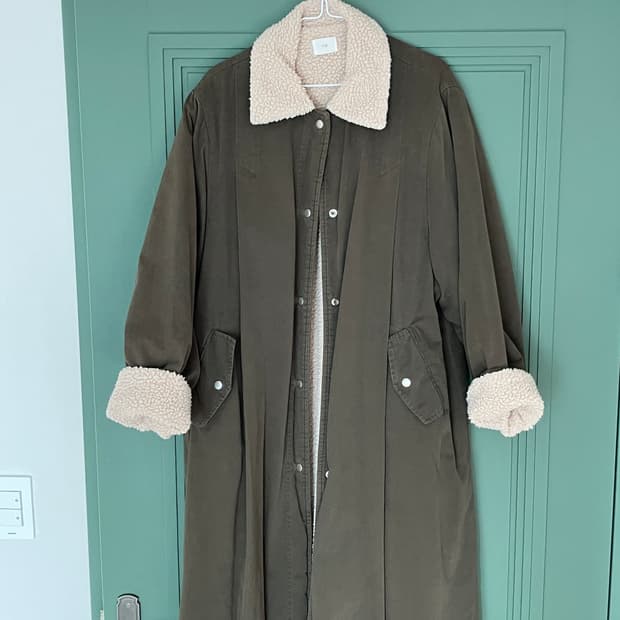 카키색 양털 야상