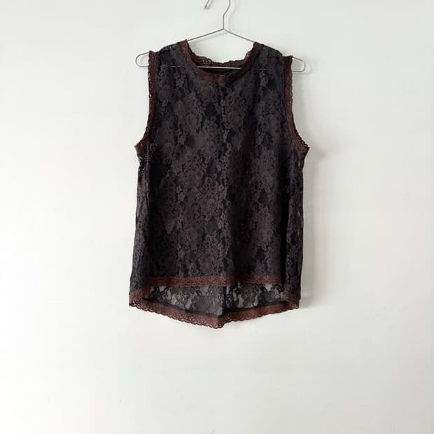 Double lace layer sleevelss