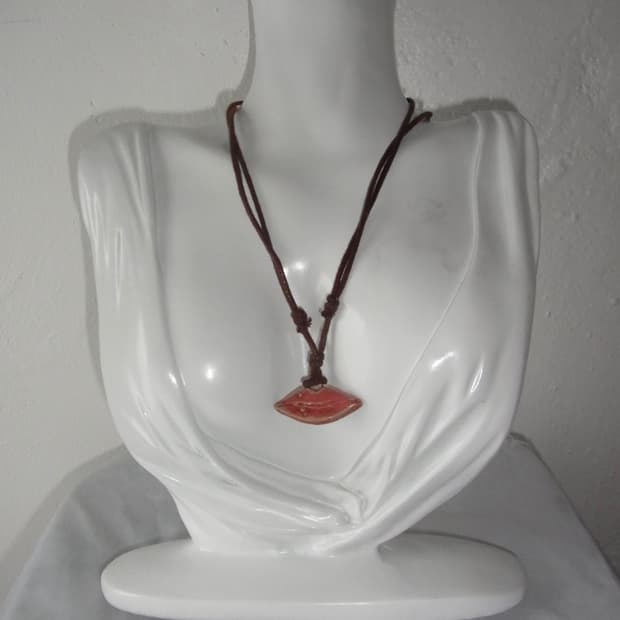 yujagi button necklace
