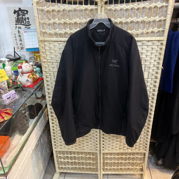 100-105 아크테릭스 아톰 LT 팝니다