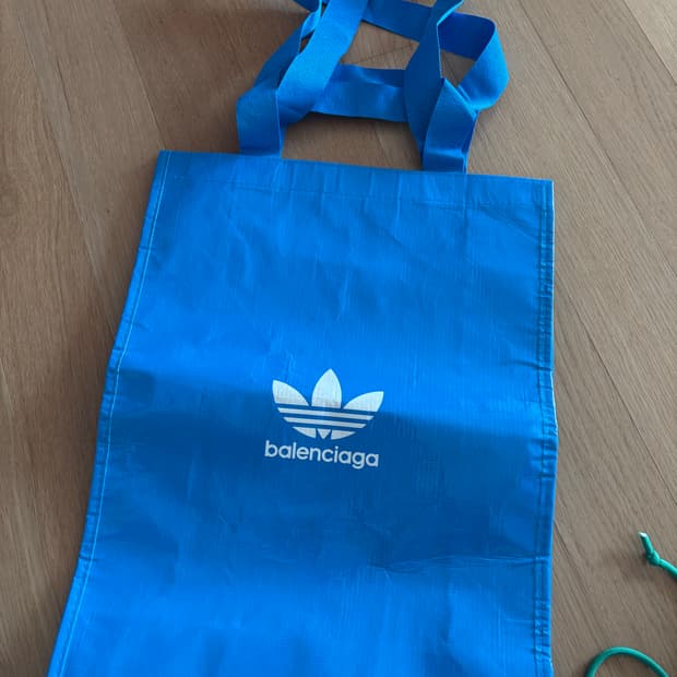 발렌시아가x아디다스 콜라보 쇼핑백