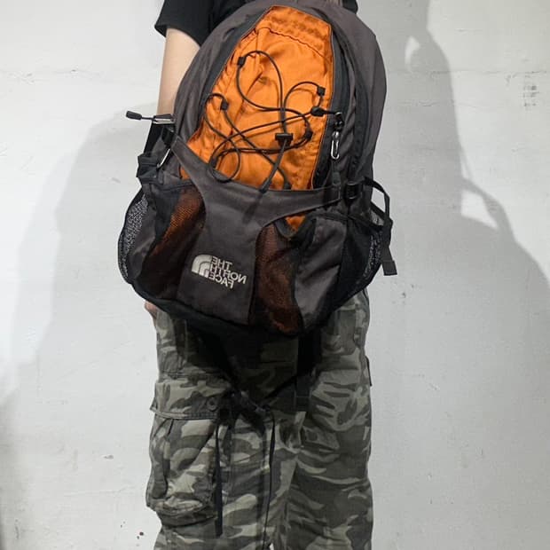 노스페이스 오렌지 등산용 가방 책가방