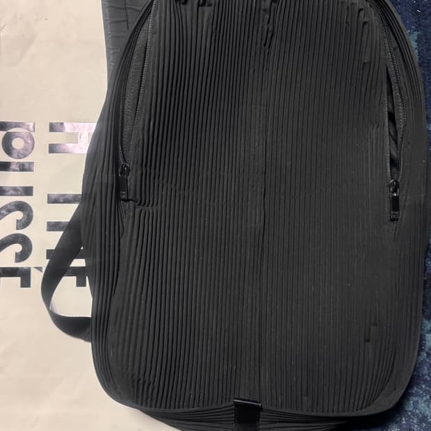 이세이미야케 옴므플리세 데이팩 블랙