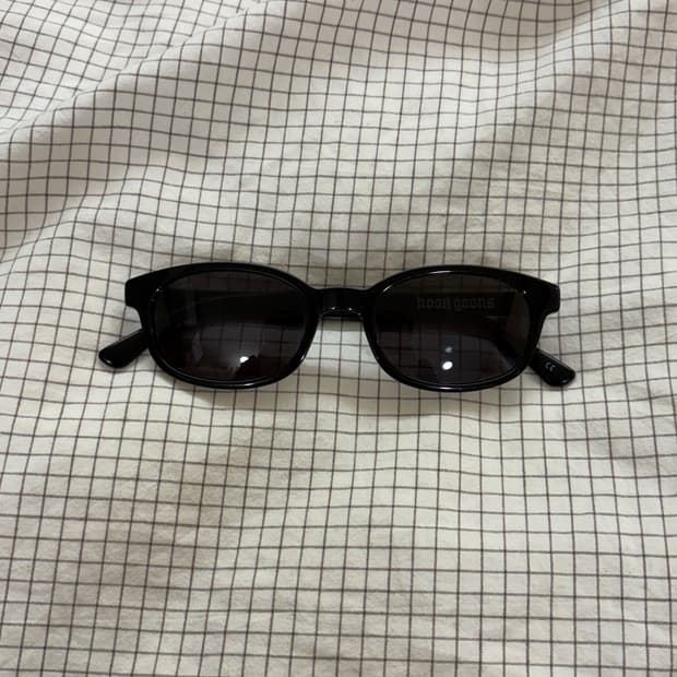 Noon Goons 블랙 오팔 선글라스