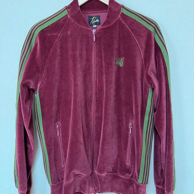 니들스 립 칼라 트랙 자켓 C/PE 벨루어 버건디
