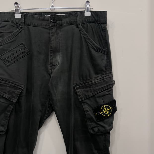 스톤아일랜드 스트레치코튼 와펜 슬림 카고팬츠