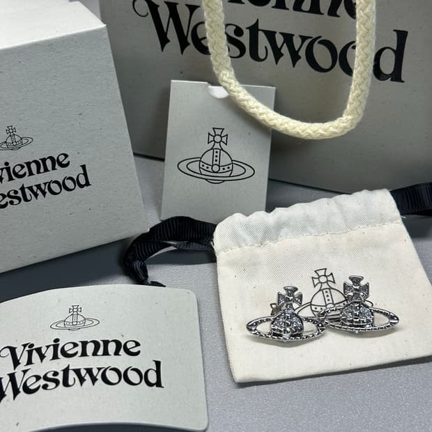 거의 새상품) 비비안웨스트우드 메이페어 바스 릴리프 귀걸이