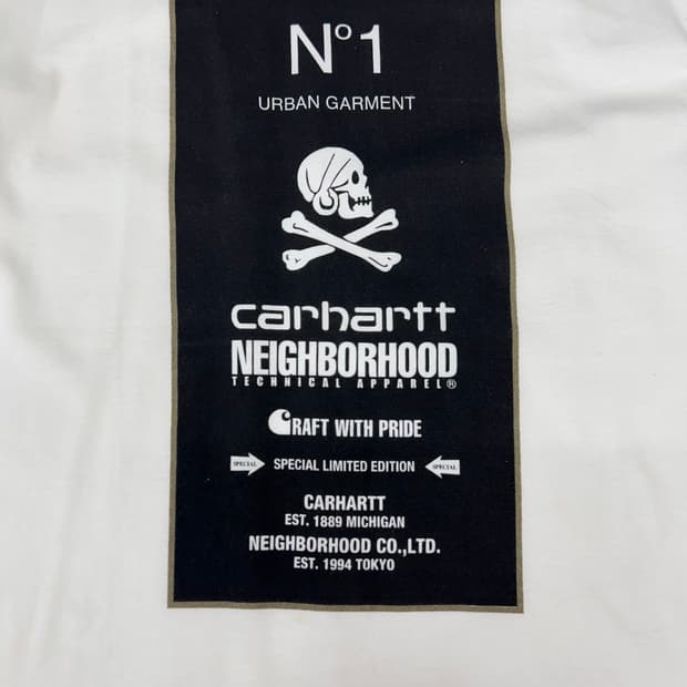 칼하트x네이버후드 반팔티