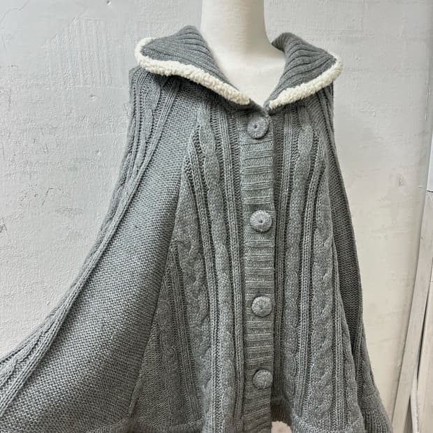 일본빈티지 케이블 니트 버튼 케이프 사와코 모리걸 케이프 판초 코트