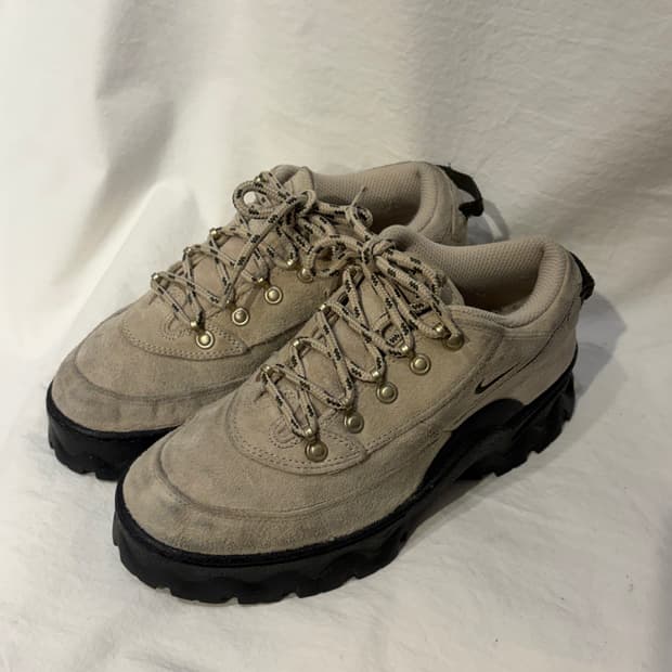 나이키 라하르 로우 스웨이드 운동화