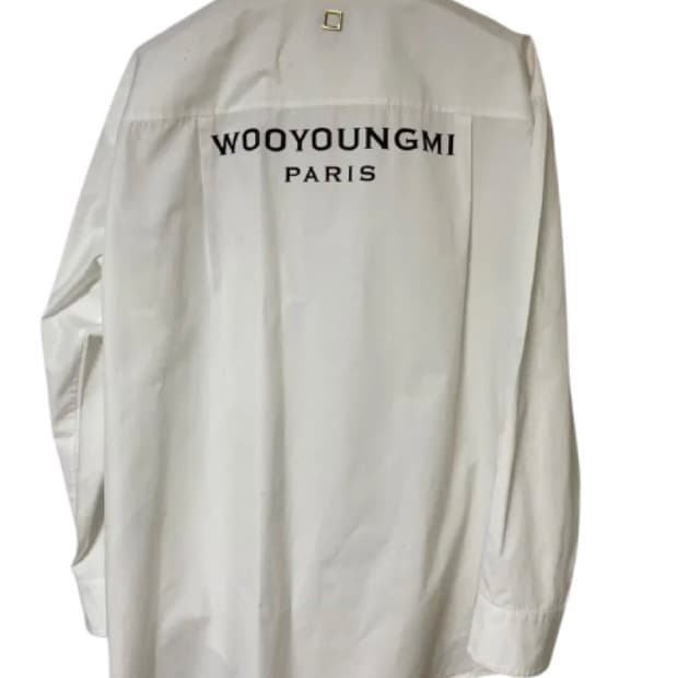 우영미 백로고 화이트 셔츠 50