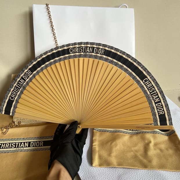 디올뷰티  디오리비에라 부채 기프트