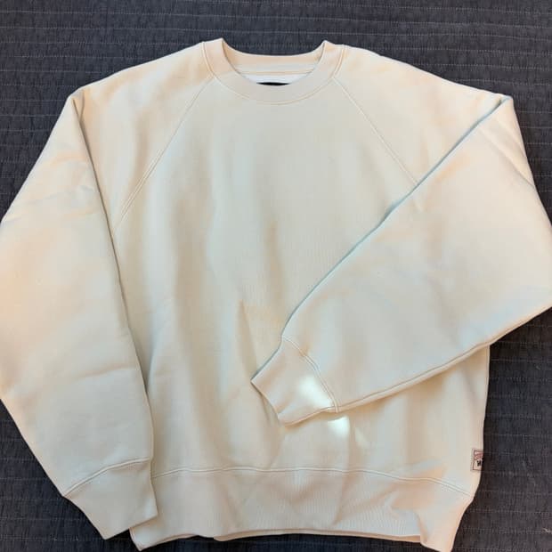 스투시 릴랙스드 크루넥 스웻셔츠 내추럴