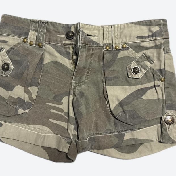 Camouflage cargo shorts