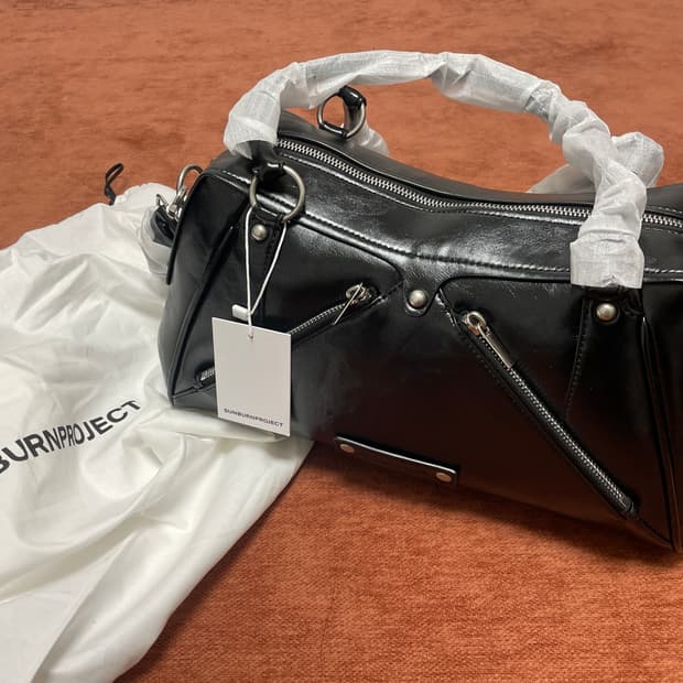 (새상품)FAUX LEATHER M.O.S BAG, BLACK