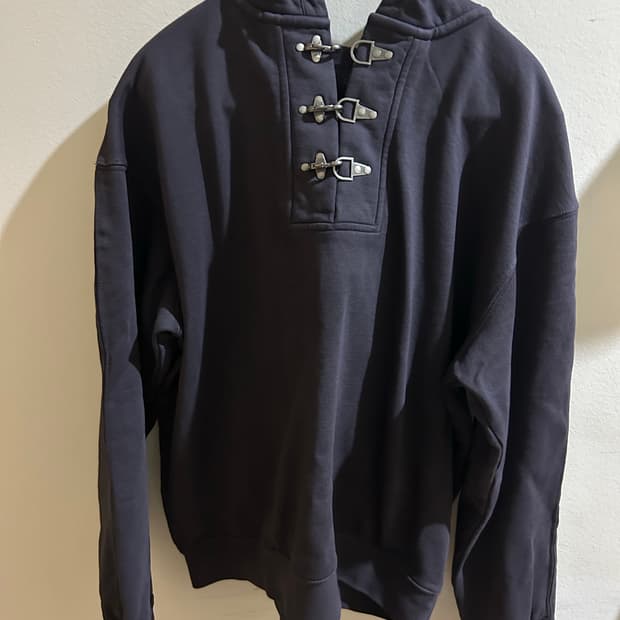 자라 토글 스웨트셔츠