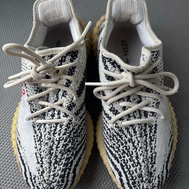 아디다스 이지 부스트 350 V2 지브라 245