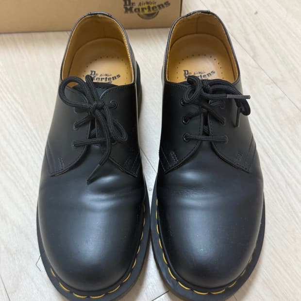 닥터마틴 1461 3홀 스무스 250