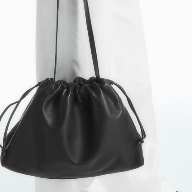 코스 cos 카바텔리 클러치 블랙