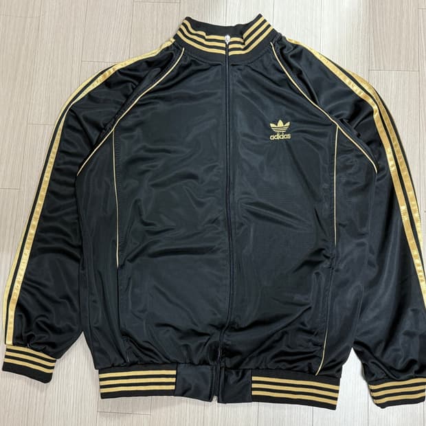 아디다스 져지 금색