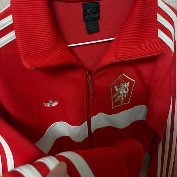 아디다스 희귀 네덜란드 져지 레드 100 사이즈 판매합니다