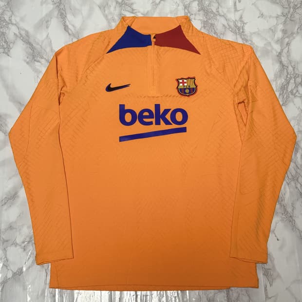 나이키 바르셀로나 21-22 바르셀로나 트레이닝 자켓
