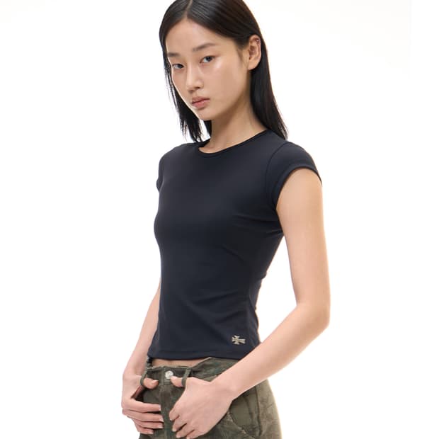 (새상품) 2000아카이브 컨투어 티셔츠 블랙 01