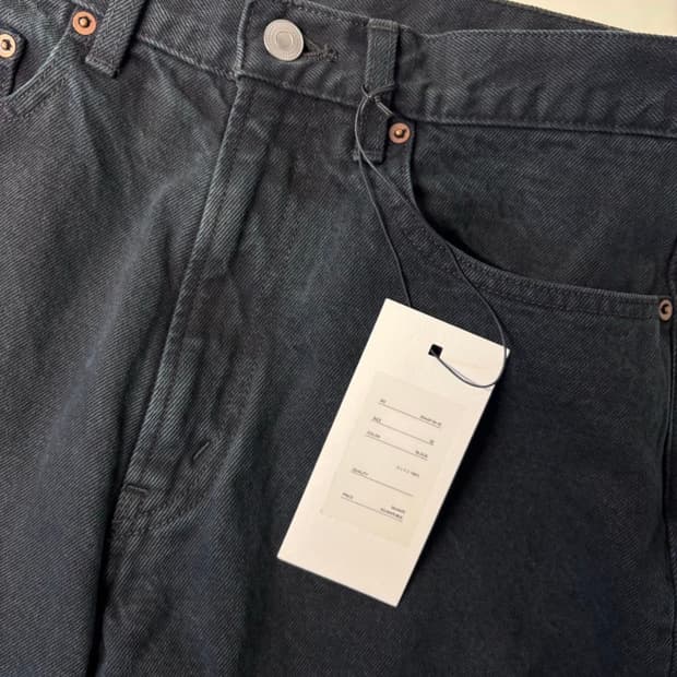 아프레쎄 블랙 워시드 와이드 데님 팬츠 