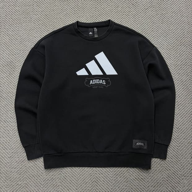 아디다스 로고 맨투맨 v2854