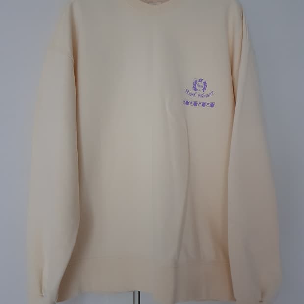 [M] 프라이데이미드나잇 맨투맨 아이보리