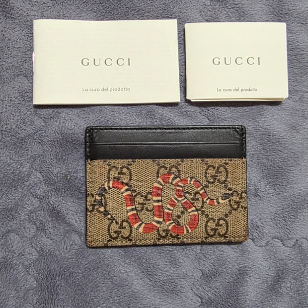 (정품) 구찌 킹스네이크(뱀) GG 수프림 반지갑/개인/팝니다.