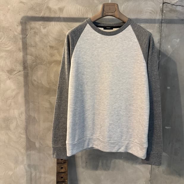 띠어리 래글런 맨투맨 100