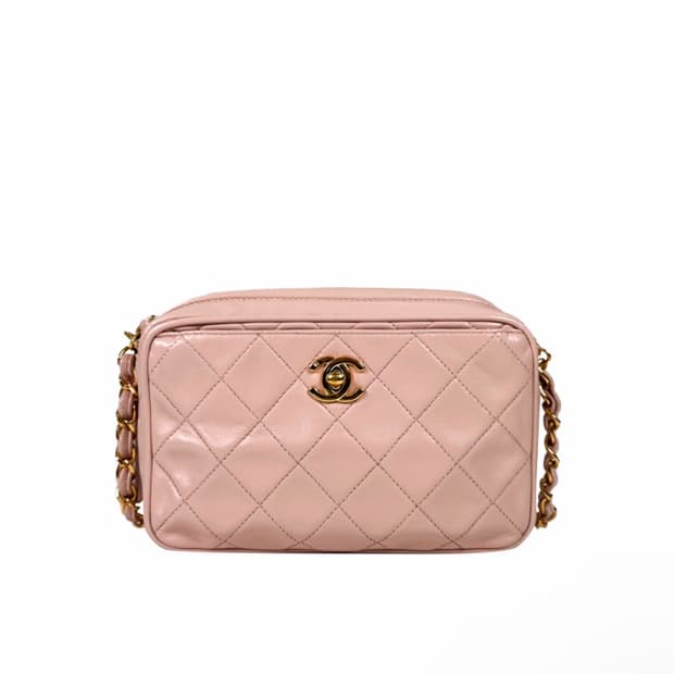 [OS] 샤넬 여성 CC로고 금장 램스킨 체인 크로스 숄더 카메라백 핑크