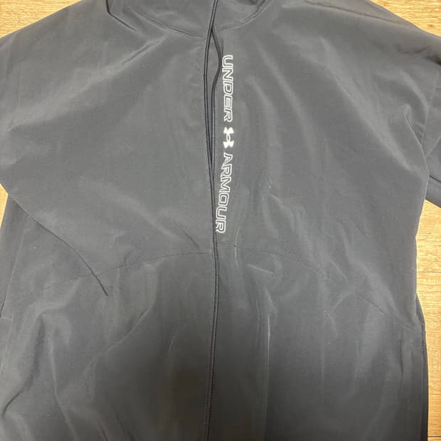 언더아머 바람막이 L