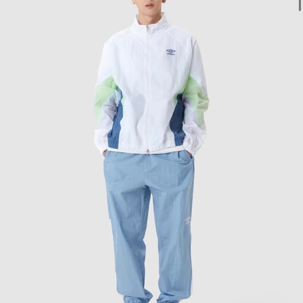 엄브로 딜라이트 스탠넥 웜업자켓