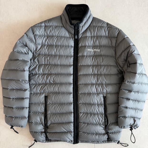 미우미우 라이트웨이트 퐁제 다운자켓