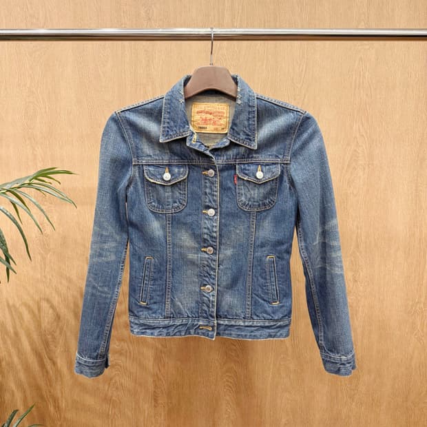 리바이스 데님 자켓 인디고 워싱 버튼업 투포켓 디테일 크롭 진청