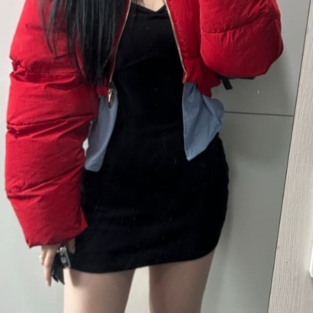 자크뮈스 La Doudoune Pralu 크롭 패딩 (컷아웃 패딩)