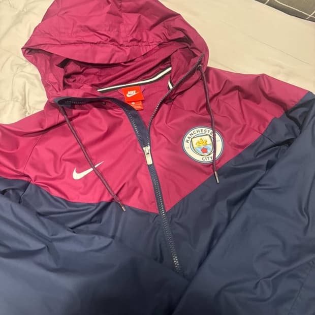 나이키 맨시티 테크웨어 바람막이 