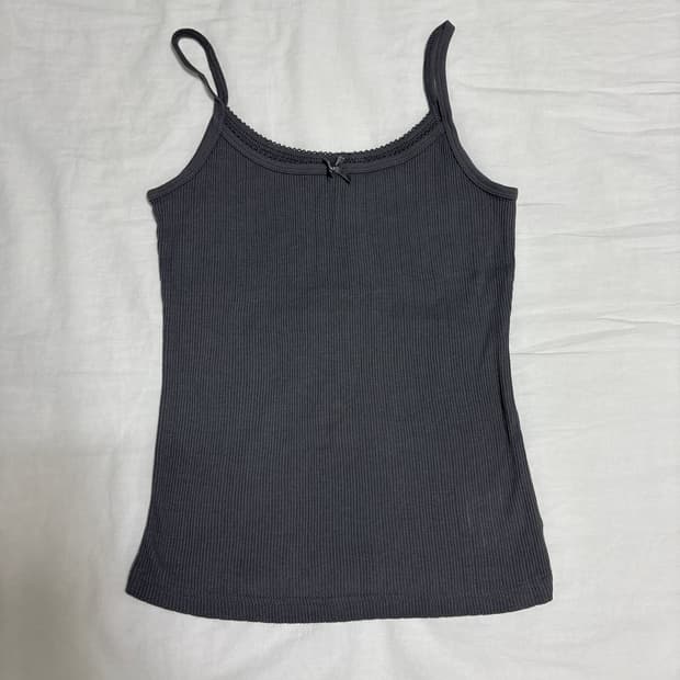 H&M 차콜 리본 나시