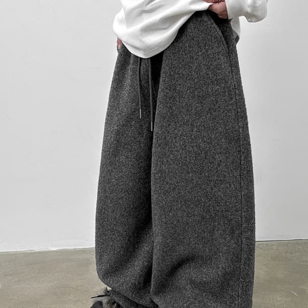 블랙업 베얼리 플리스 투웨이 밴딩팬츠