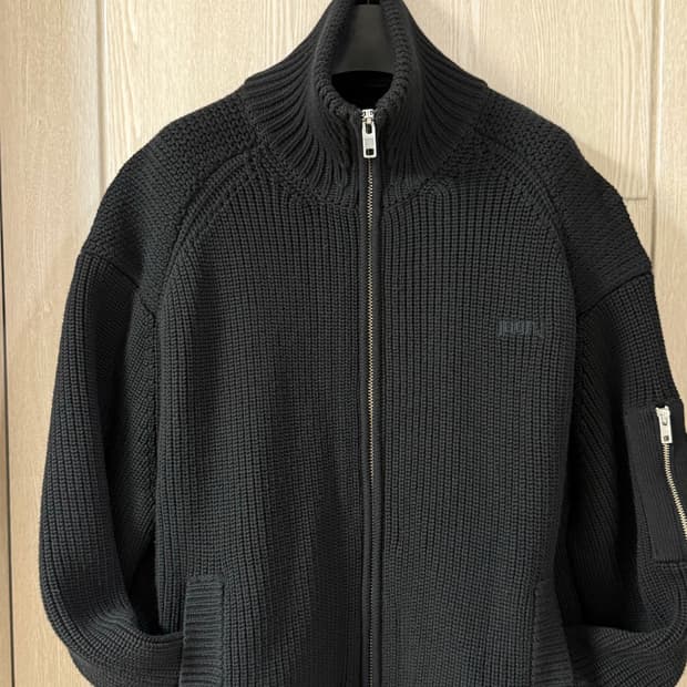 준지 25FW 하이넥 포켓 집업 자켓 48.