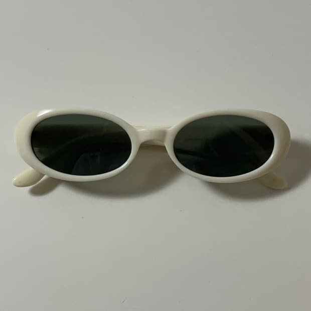 원브릴리언트 선글라스 크림색 free size