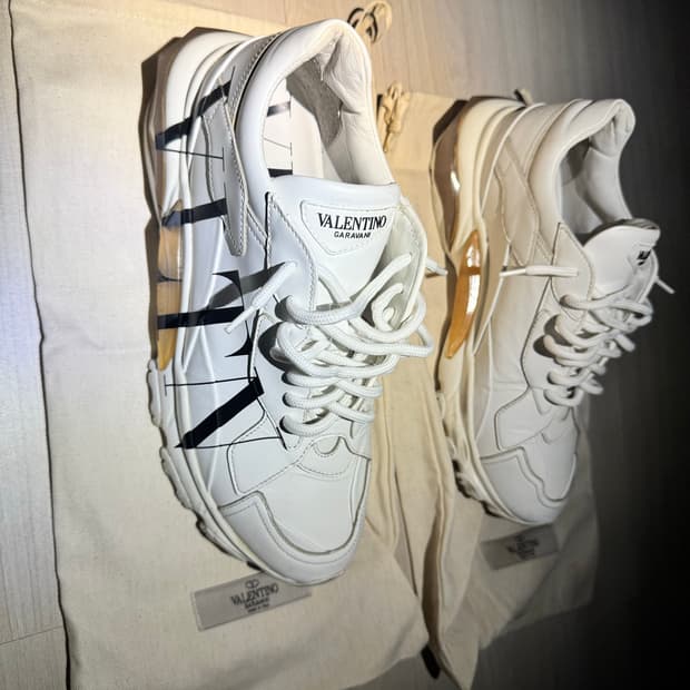 발렌티노 VLTN 바운스 스니커즈 화이트