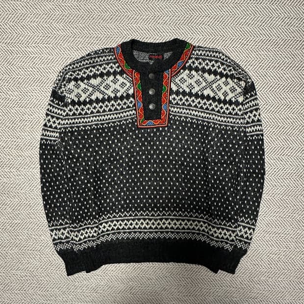 VINTAGE nordic heavy wool knit sweater