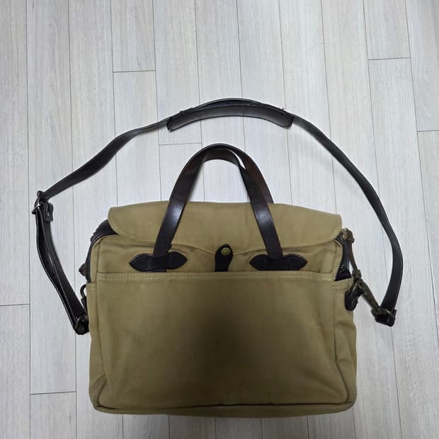 필슨 256 브리프케이스 탄