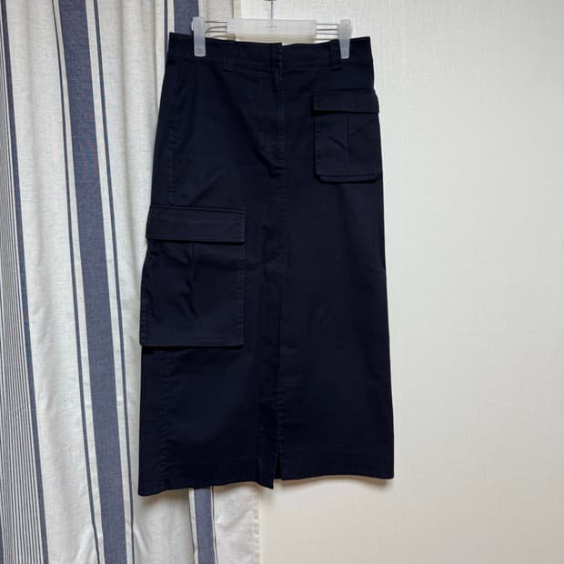COS 포켓 롱 스커트