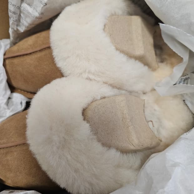 [새상품] 어그 디스케트 슬리퍼 체스트넛 220